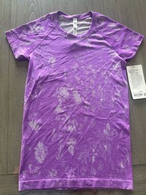 Purple Lululemon swiftly tech short sleeve 2.0 - size 6